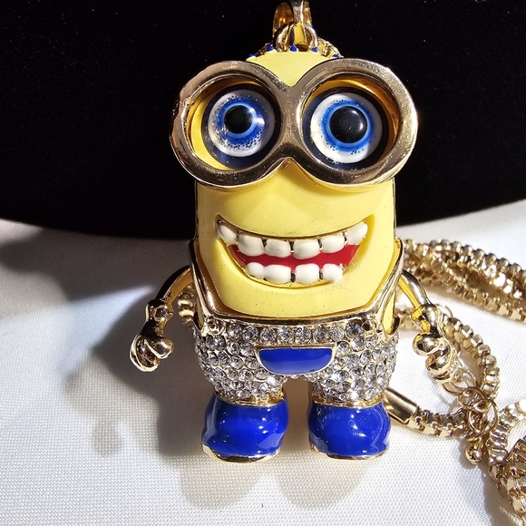 Minion Sweater Necklace - Picture 13 of 17